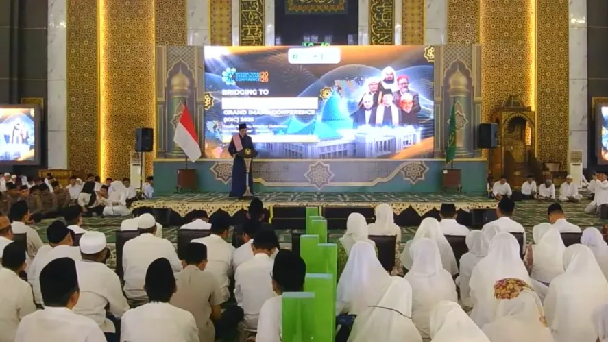 Kunjungi Masjid Al Akbar Surabaya, Ketua Umum IPIM Pusat Prof Nasaruddin Umar Tekankan Pentingnya Tabayyun